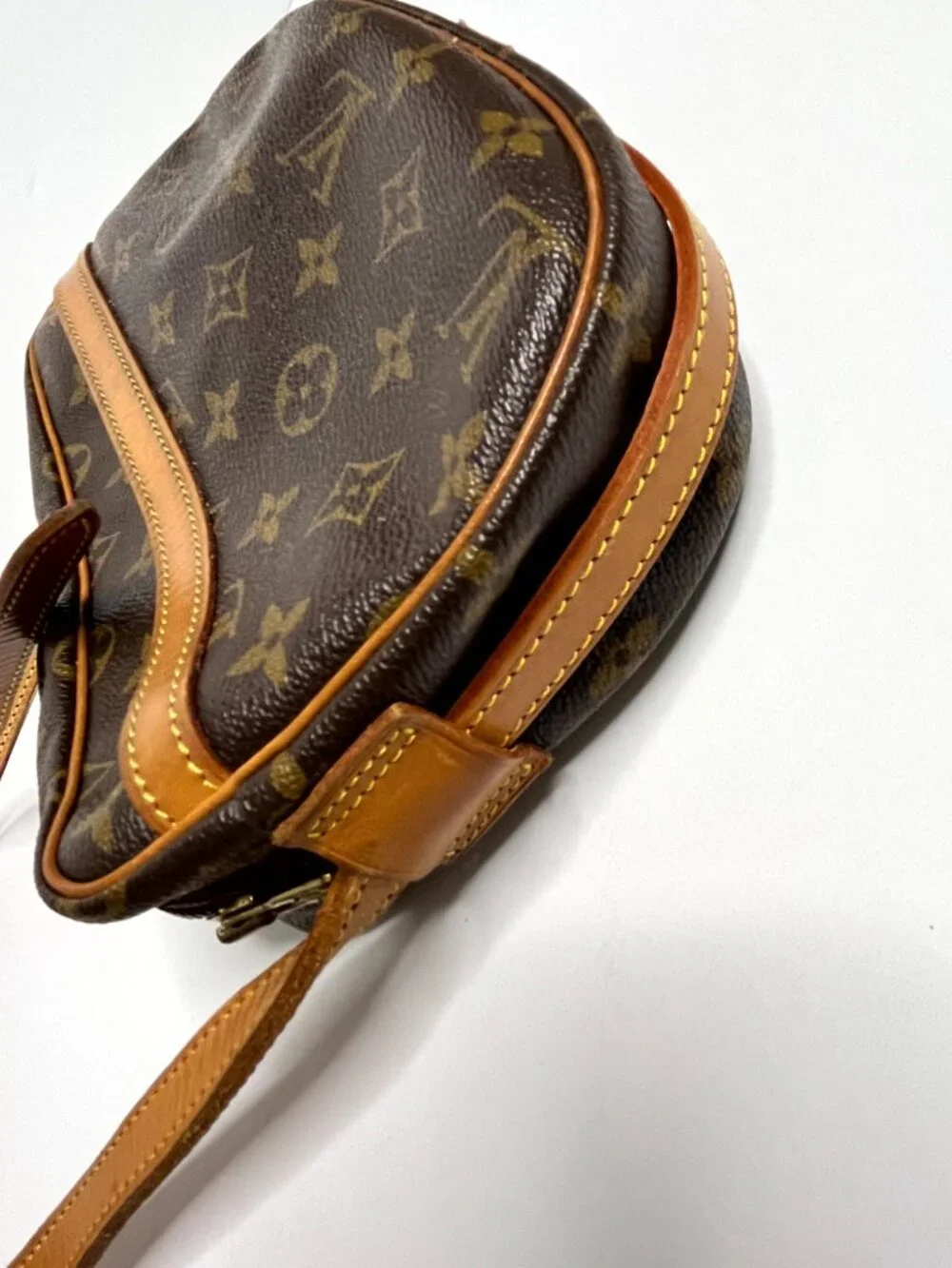 Authentic Louis Vuitton Cross Body Bag Shoulder HandBag Signature logo
